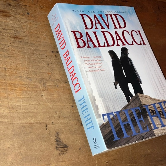 The Hit by David Baldacci Paperback - Picture 4 of 11